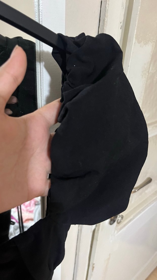 Zara sırt dekolteli siyah balon kollu elbise - Görsel 3