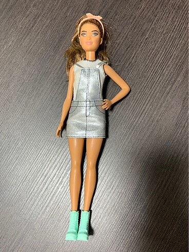Barbie Fashionistas Serisi Bebek