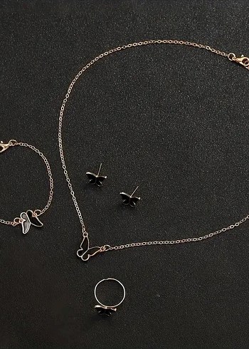 Beden Kelebek Motifli Altın Renk Minimalist Kadın Kolye Takı Seti