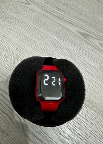 Beden Kırmızı Dijital LED Ekranlı Akıllı Saat Watch
