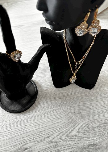 Zincir Detaylı Altın Renkli Kadın Takı Seti - Görsel 4