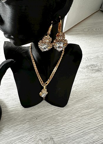 Zincir Detaylı Altın Renkli Kadın Takı Seti - Görsel 3