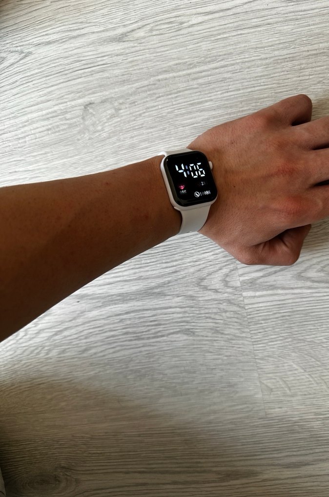 Beyaz Kordon Akıllı Saat Digital Analog Ekran Watch Unisex Model - Görsel 4