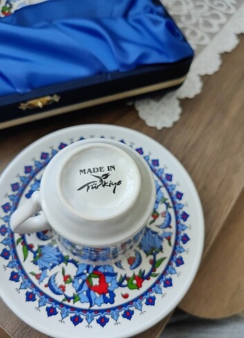  Beden İki kişilik kahve fincanı