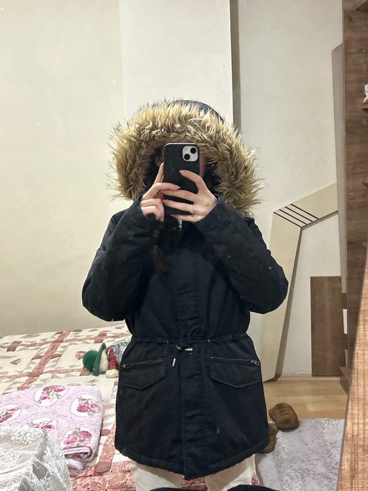 Siyah Kürklü Kadın Kışlık Mont - Görsel 4