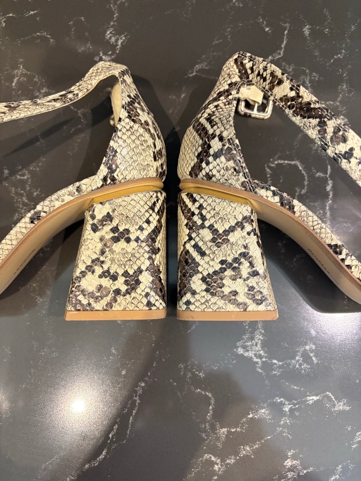 Yılan Desenli Tokalı Topuklu Kadın Ayakkabı - Görsel 3