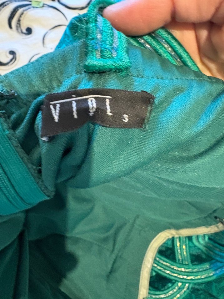 Turkuaz Parlak Yılan Desenli Drapeli Uzun Abiye - Görsel 3