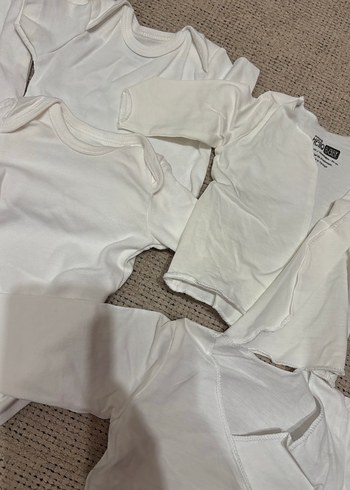 Bebek Beyaz Pamuklu Kısa Kollu Body - Görsel 4