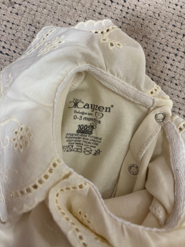 Dantel Detaylı Beyaz Bebek Kız Takımı - Görsel 2
