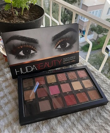 Huda original rose gold