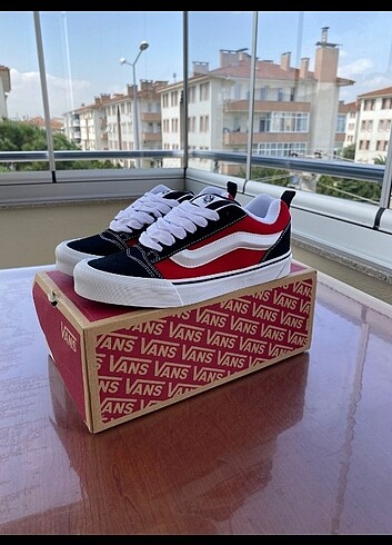 Vans knu school