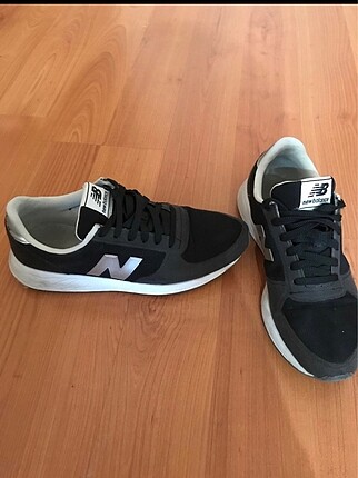 New Balance spor ayakkabı