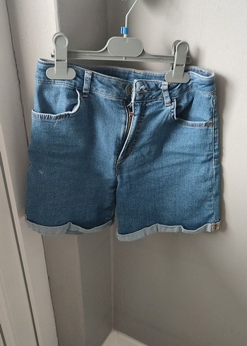 Kız çocuk Mavi Bol Kesim Kemerli Mini Denim Şort