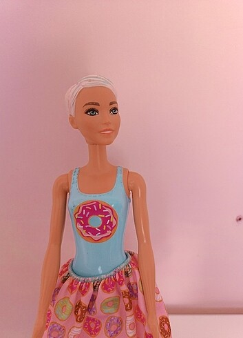  Barbie bebek 