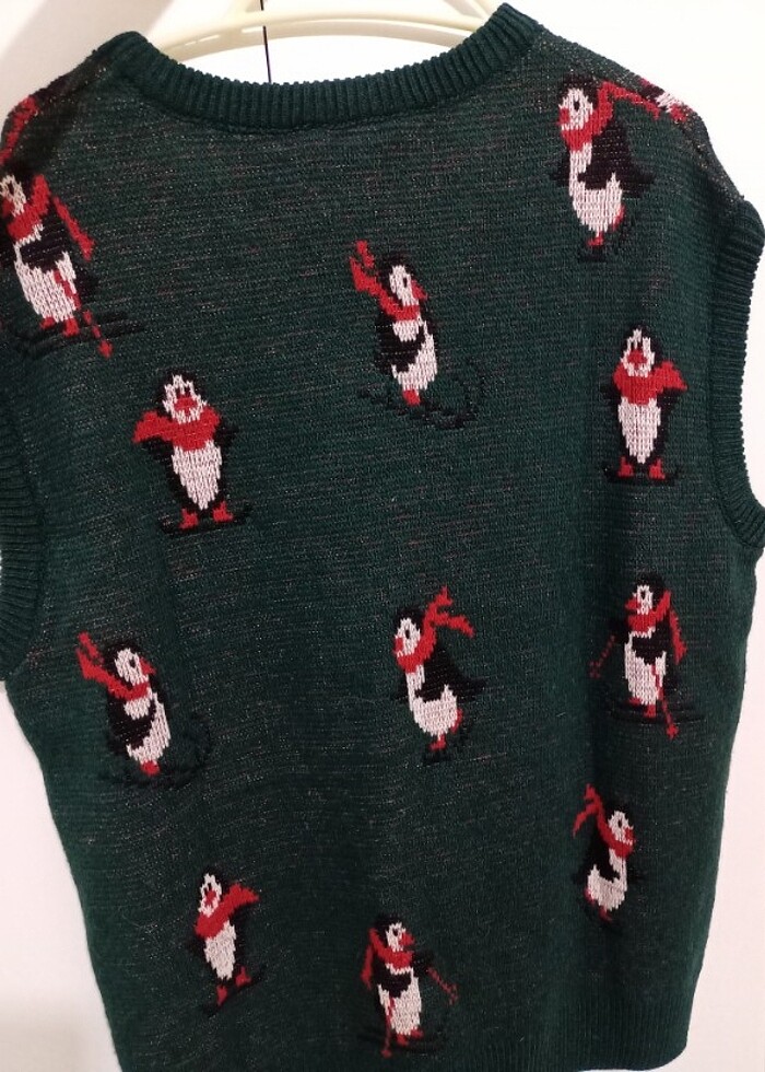 Tatlı penguenli yeşil sweatshirt  - Görsel 4