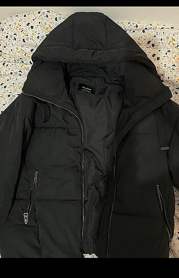 s Beden Pull Bear Mont