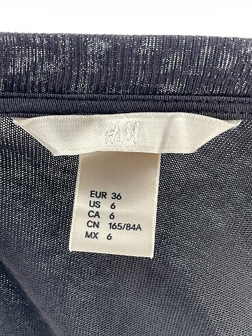 36 Beden siyah Renk H&M Uzun Elbise %70 İndirimli.