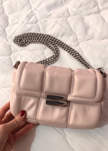 Bershka Zincir Detaylı Kadın Çanta