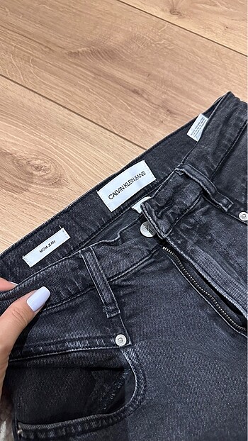 Calvin Klein İyi durumda