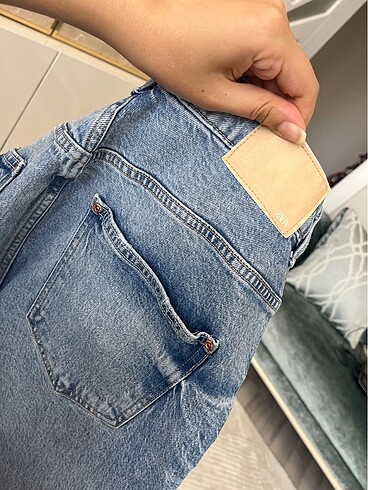 42 Beden mavi Renk Zara jean