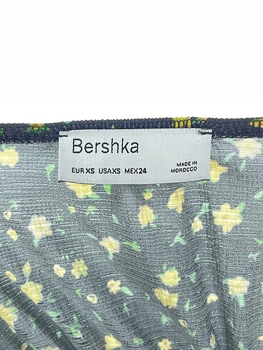 xs Beden çeşitli Renk Bershka Kısa Elbise %70 İndirimli.