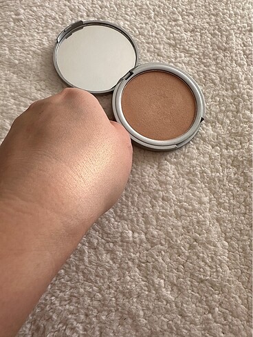Beden The Balm Mary Lou Manızer aydınlatıcı