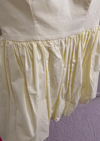 Sarı Straplez Piliseli Mezuniyet Elbisesi - Görsel 4