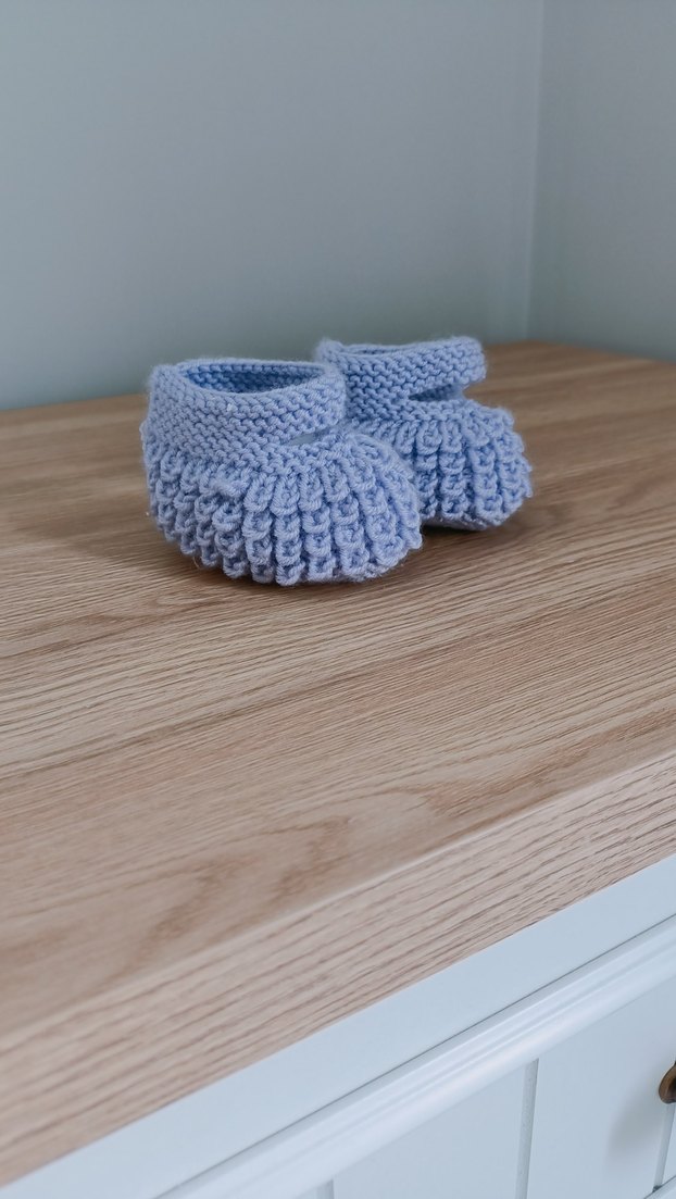 Mor Örgü Kız Bebek Patik - Görsel 3