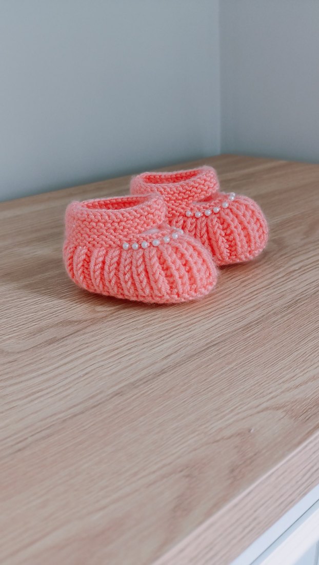 Nakışlı Pembe Örgü Kız Bebek Patik - Görsel 3