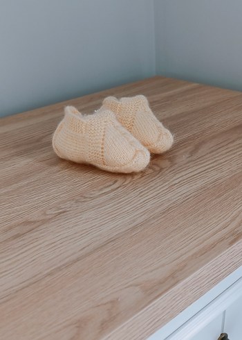Kız Bebek Bej Örgü Patik - Görsel 3