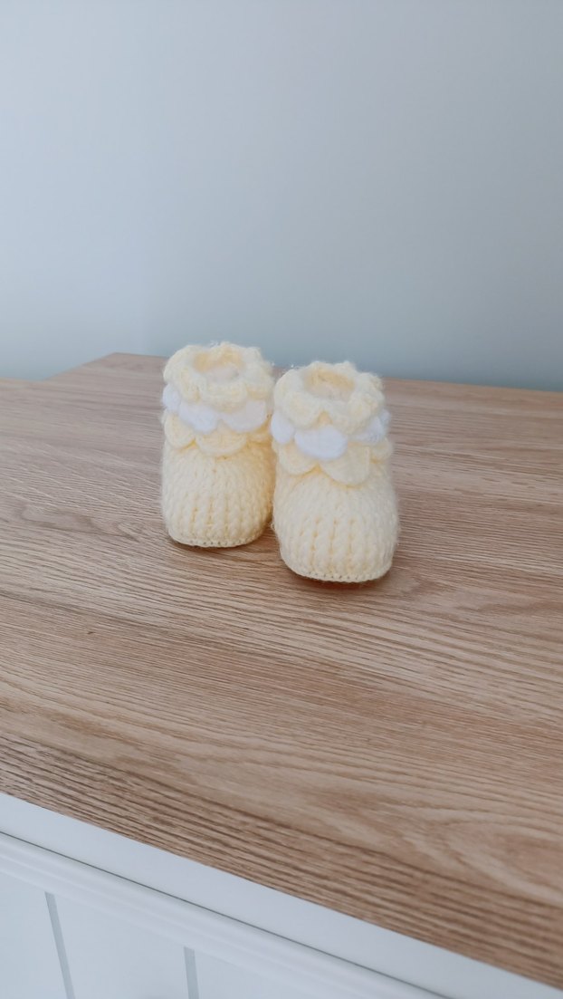 Bebekler İçin Örgü Beyaz Bot - Görsel 2