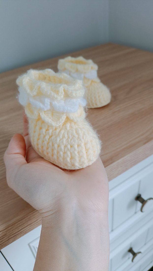 Bebekler İçin Örgü Beyaz Bot - Görsel 3