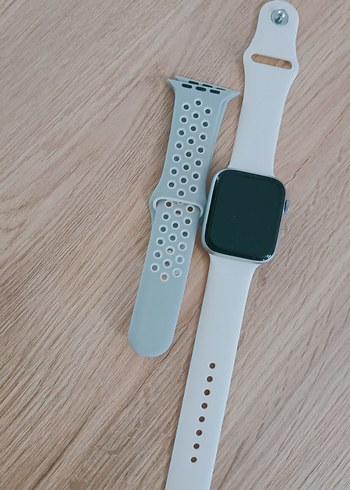 Beyaz Akıllı Saat ve Yedek Kayış - Görsel 3