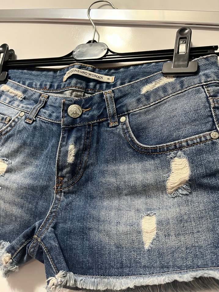 Kadın Koyu Mavi Yırtık Mini Denim Şort - Görsel 5