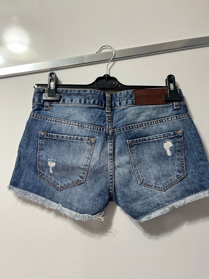 Kadın Koyu Mavi Yırtık Mini Denim Şort - Görsel 2