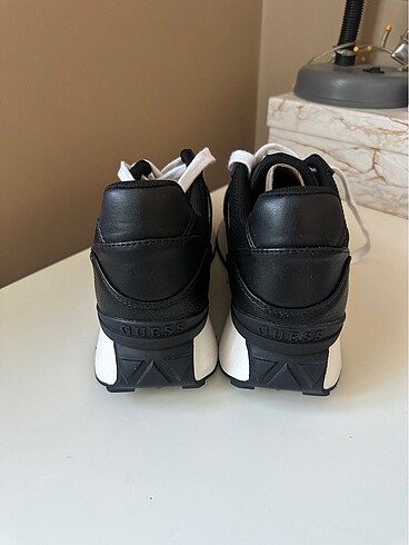 36 Beden siyah Renk GUESS sneaker