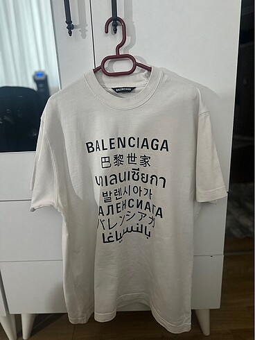 Balenciaga beyaz tişört