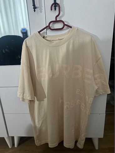 Burberry oversize bej tişört