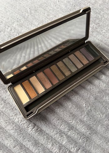 Urban Decay Naked2 Gri Far Paleti - Görsel 2