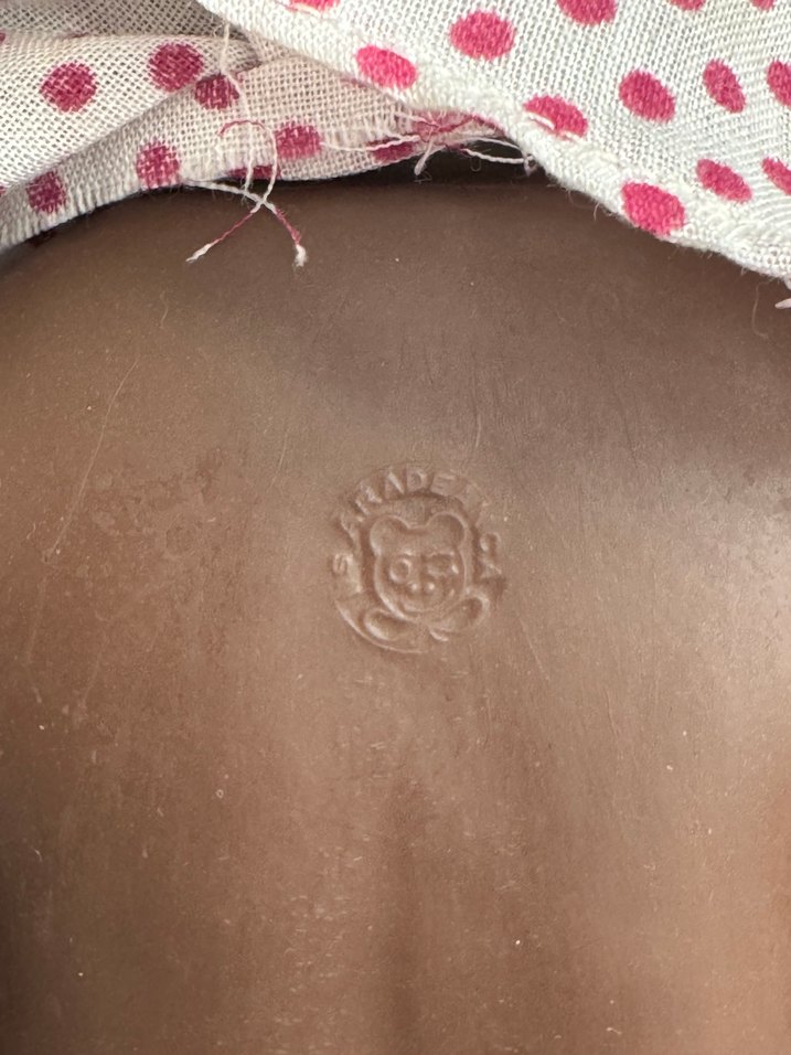 Kahverengi Bebek, Kırmızı Puantiyeli Etek ve Fularlı - Görsel 5