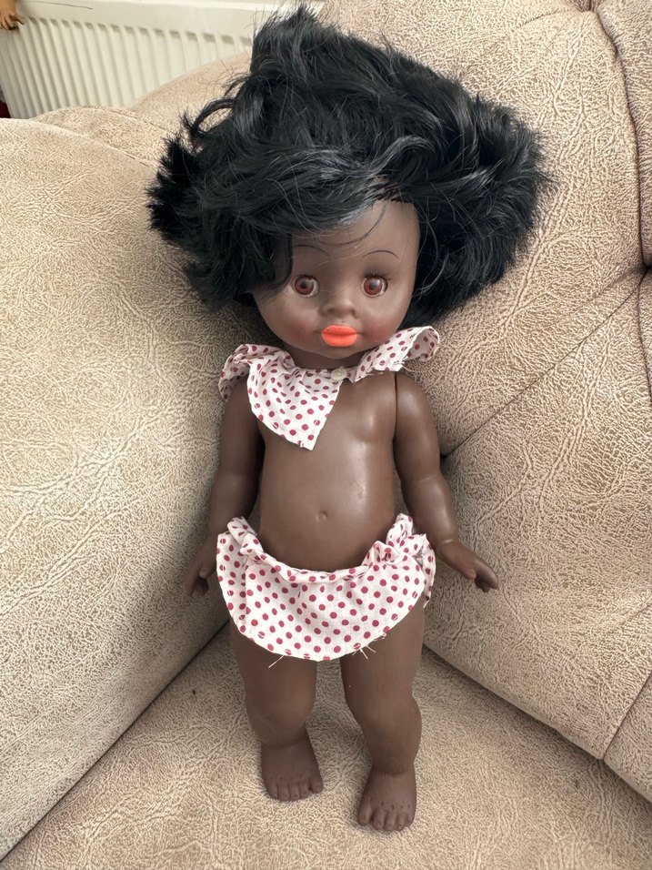 Kahverengi Bebek, Kırmızı Puantiyeli Etek ve Fularlı - Görsel 2