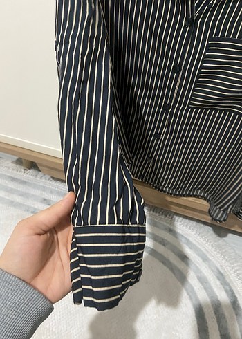 Düğmeli Siyah Çizgili Kadın Gömlek - Görsel 4