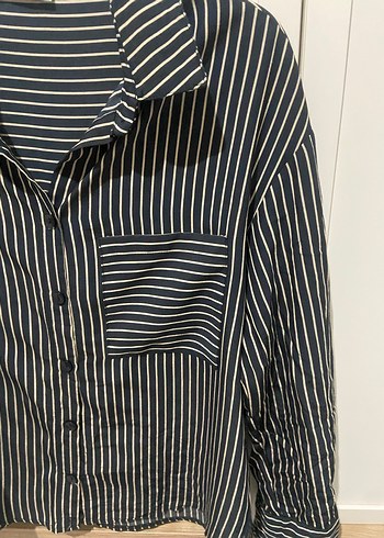 Düğmeli Siyah Çizgili Kadın Gömlek - Görsel 3