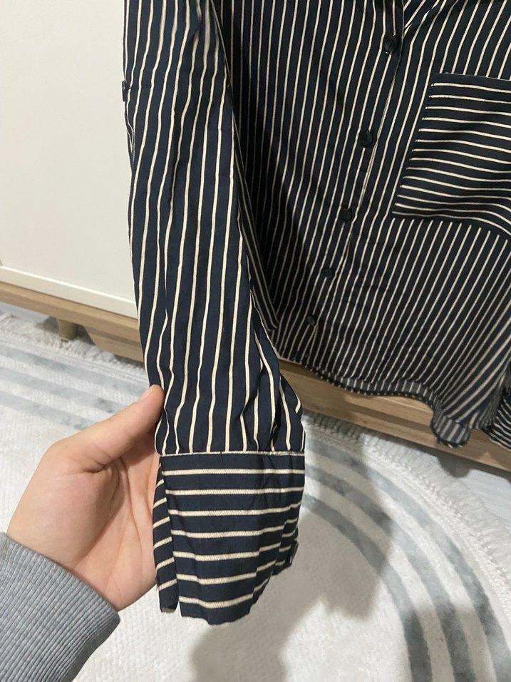 Düğmeli Siyah Çizgili Kadın Gömlek - Görsel 4