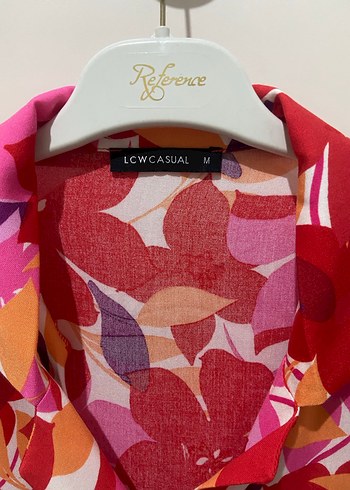 Renkli Desenli Düğmeli Kısa Kollu Kadın Gömlek - Görsel 2