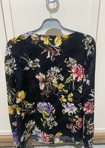 Çiçek Desenli V Yakalı Uzun Kollu Bluz - Görsel 5