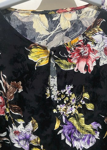 Çiçek Desenli V Yakalı Uzun Kollu Bluz - Görsel 2