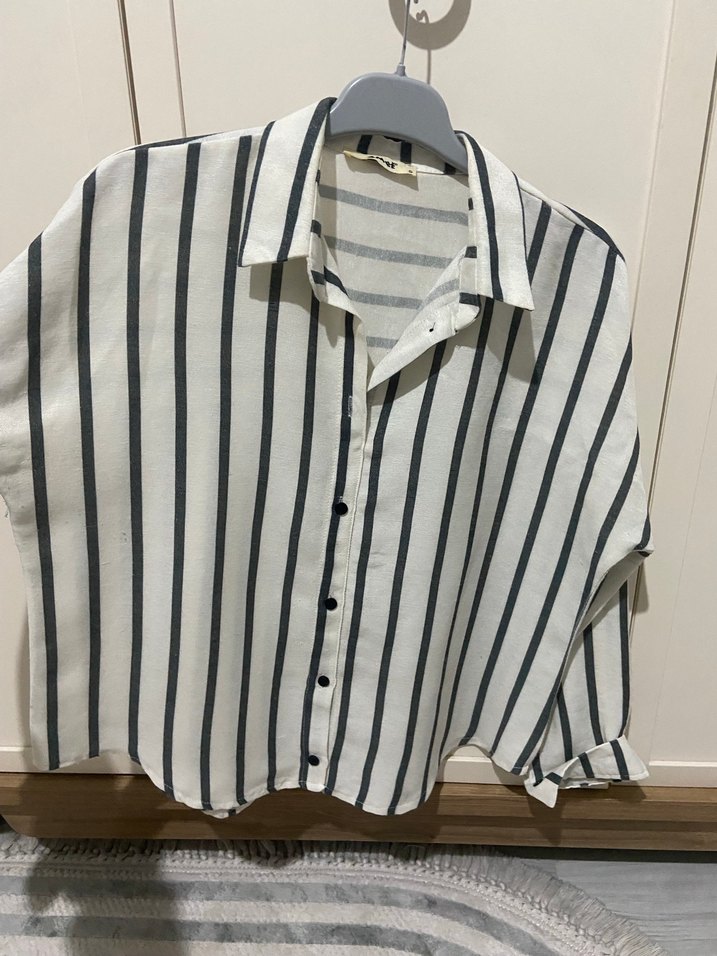 Çizgili Uzun Kollu Düğmeli Kadın Gömlek - Görsel 2