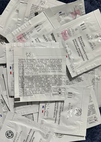 25 adet Yves Rocher Anında Aydınlatıcı Emülsiyon SPF30 - Görsel 3