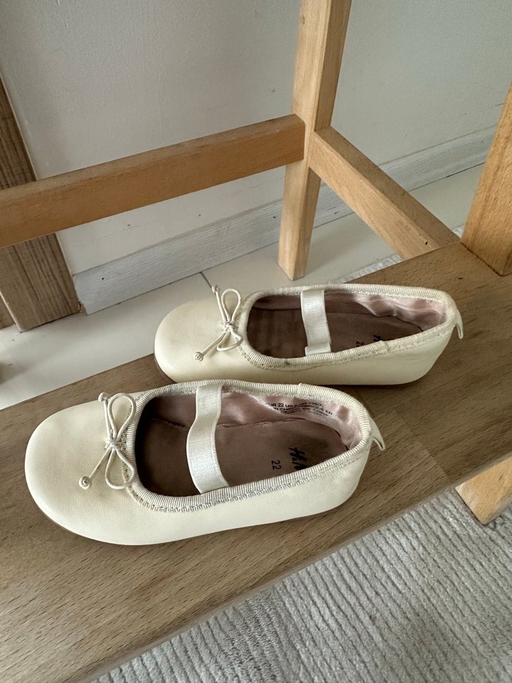 Hm Kız Çocuk Krem Fiyonk Detaylı Babet - Görsel 3